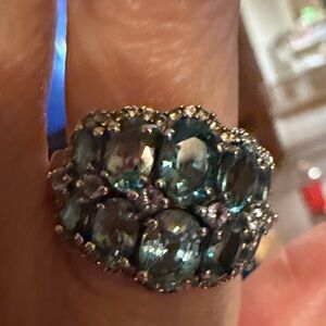 Elegant Silver and Blue zircon Gemstone  Ring x 10 gemstone cluster ring!